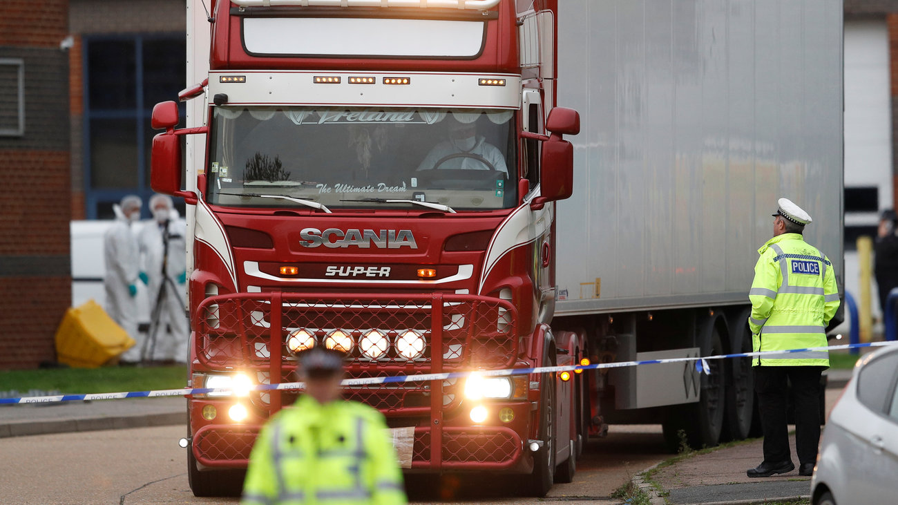 Το φορτηγό της φρίκης: Μαζικές συλλήψεις σε Γαλλία και Βέλγιο για τους 39 νεκρούς βιετναμέζους μετανάστες - εικόνα 2