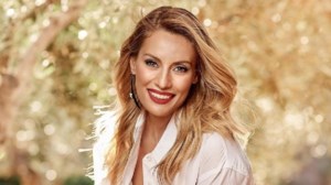 Αντώνης - Βάσω Νικοπολίδη: Η smart chic ασορτί εμφάνιση με μπλέιζερ και ζιβάγκο - εικόνα 15