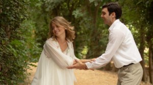 Δανάη Μιχαλάκη: Ο γάμος της "Δρόσως" - Από τις "Άγριες Μέλισσες" στην εκκλησία με νυφικό - εικόνα 5