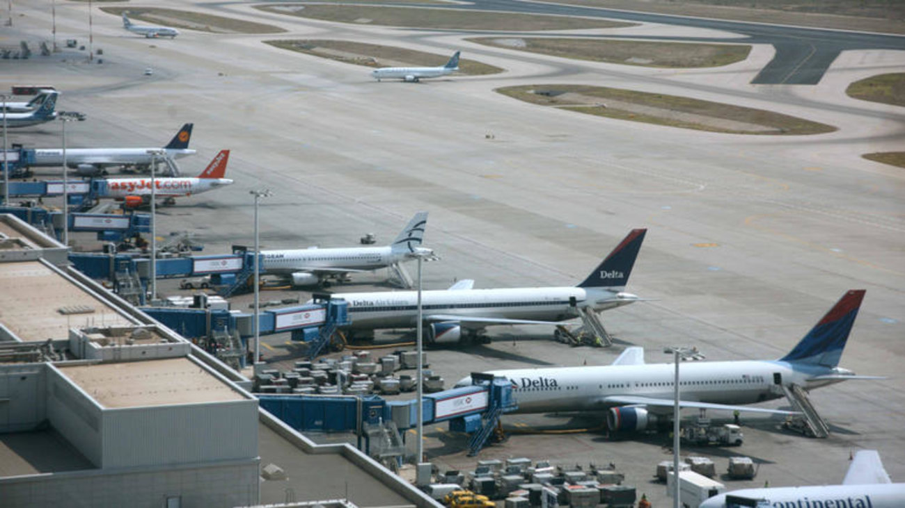 Αυστρία: Boeing από Βιέννη προς Νέα Υόρκη επέστρεψε στο αεροδρόμιο γιατί χάλασαν τα... καζανάκια στις τουαλέτες - εικόνα 2