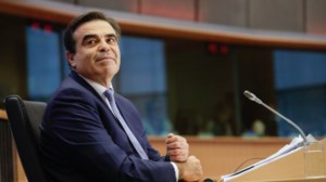 Εμβολιάστηκε ο Μαργαρίτης Σχοινάς: Πιστεύουμε στην ασφάλεια των εμβολίων