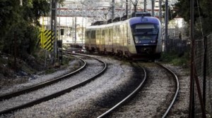 Τρένα: Διακοπή κυκλοφορίας στη Δεκέλεια - Δέντρα έπεσαν σε καλώδια ηλεκτροκίνησης