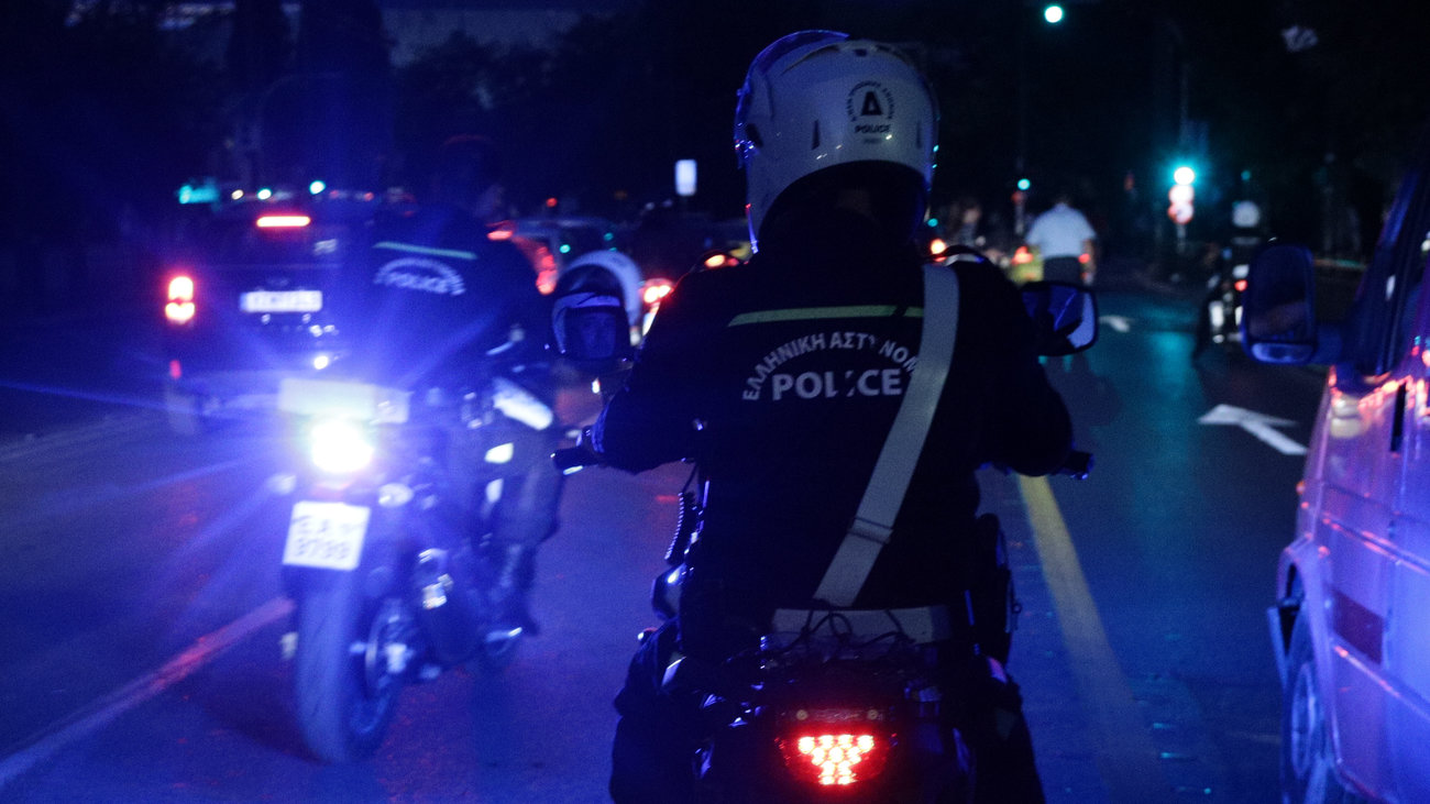 Απίστευτο: 42χρονος πατέρας χτύπησε αστυνομικό επειδή επέπληξε τον γιο του... που έκλεβε