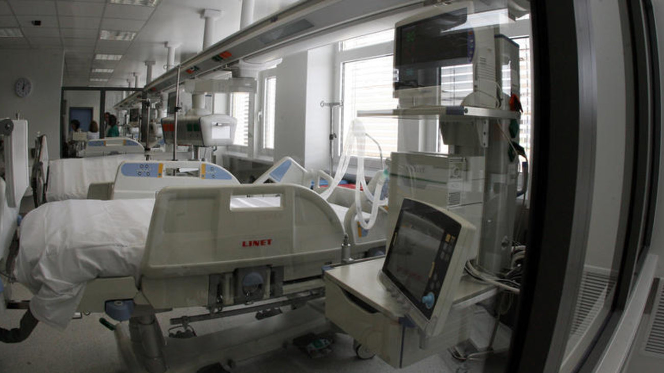 Κορονοϊός: Θρήνος στην Ισπανία, 674 νεκροί σε ένα 24ωρο - Καθοδική πορεία για τρίτη σερί ημέρα - εικόνα 2