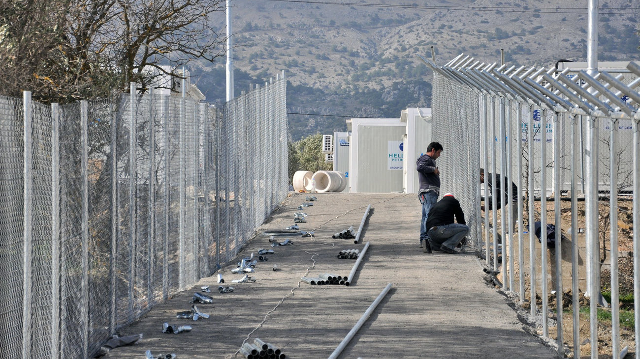 Δημοσκόπηση για τους πρόσφυγες: Απειλή τους θεωρεί το 65% των νησιωτών