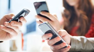 Οκτώ νέες ψηφιακές υπηρεσίες για το 2022: Όλες οι αλλαγές για ταυτότητες, δίπλωμα οδήγησης, διαζύγια, μεταβιβάσεις