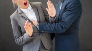 Έρευνα: Μία στις δύο γυναίκες επιστήμονες έχει πέσει θύμα σεξουαλικής παρενόχλησης στη δουλειά τους