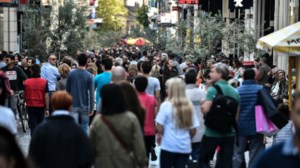 Economist: Αποφύγετε τα καθολικά lockdowns, κάντε πολλά τεστ, εστιάστε στις ευπαθείς ομάδες - εικόνα 3