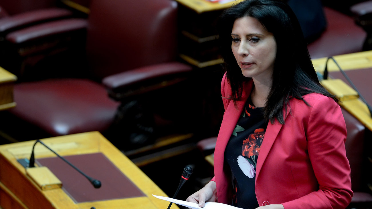 Αίρεται η ασυλία της Κασσιμάτη του ΣΥΡΙΖΑ για το "Μπάτσοι γουρούνια δολοφόνοι" - εικόνα 2