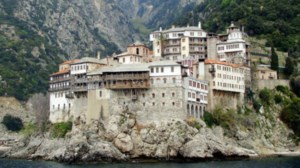 Ξέσπασε ο Μητροπολίτης Πειραιώς Σεραφείμ για τους αντιεμβολιαστές ιερείς: Είναι αδελφοκτόνοι - Δεν έχουν θέση στην Εκκλησία