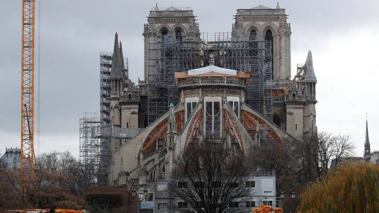Με 7 ανθρώπους η λειτουργία της Μεγάλης Παρασκευής στην Παναγία των Παρισίων - εικόνα 3