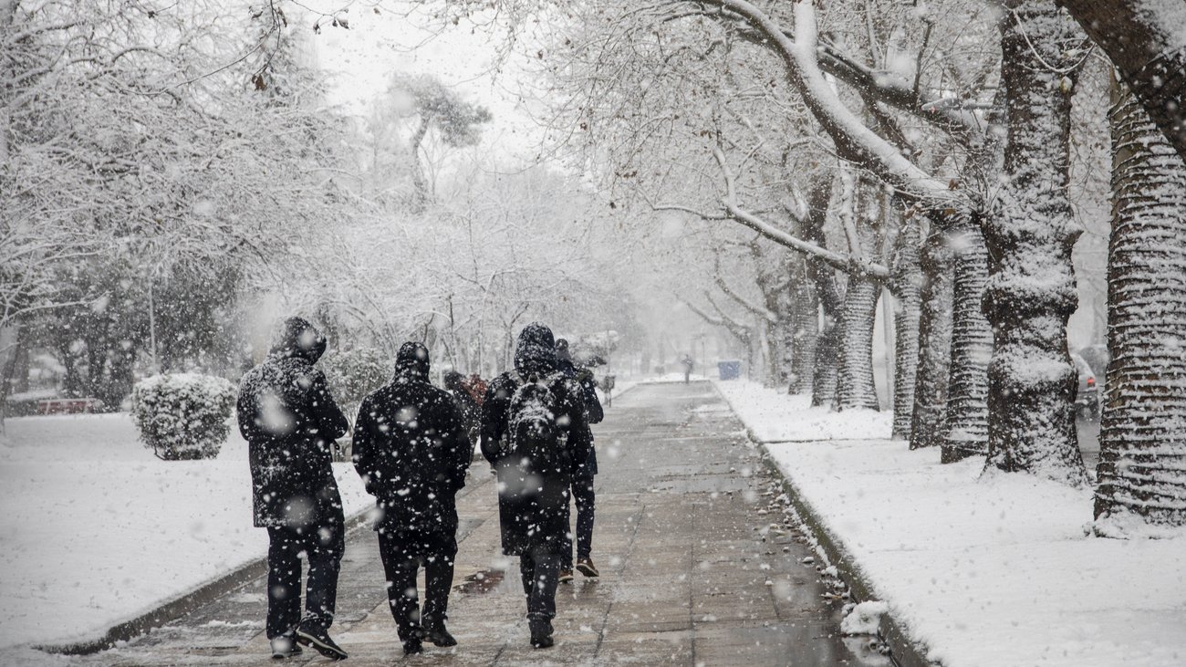 Ραγδαία επιδείνωση του καιρού: Πού θα χτυπήσουν τα 2 κύματα κακοκαιρίας - Οδηγίες της Πολιτικής Προστασίας