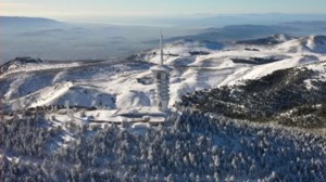 Καταιγίδες και άνεμοι έως 10 μποφόρ σαρώνουν τη χώρα- Δεμένα πλοία σε Πειραιά, Λαύριο