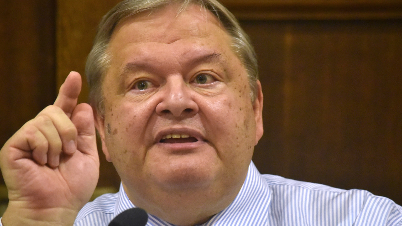 Γερμανικό δημοσίευμα - κόλαφος για τον Τσίπρα: "Το παρελθόν προλαβαίνει τον πρώην πρωθυπουργό" - εικόνα 3