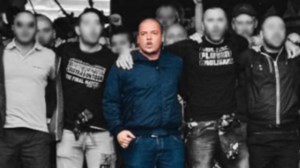 Νύχτα τρόμου στο Πέραμα: 1 νεκρός και 7 τραυματίες μετά από αιματηρή καταδίωξη - Οι πρώτες εικόνες