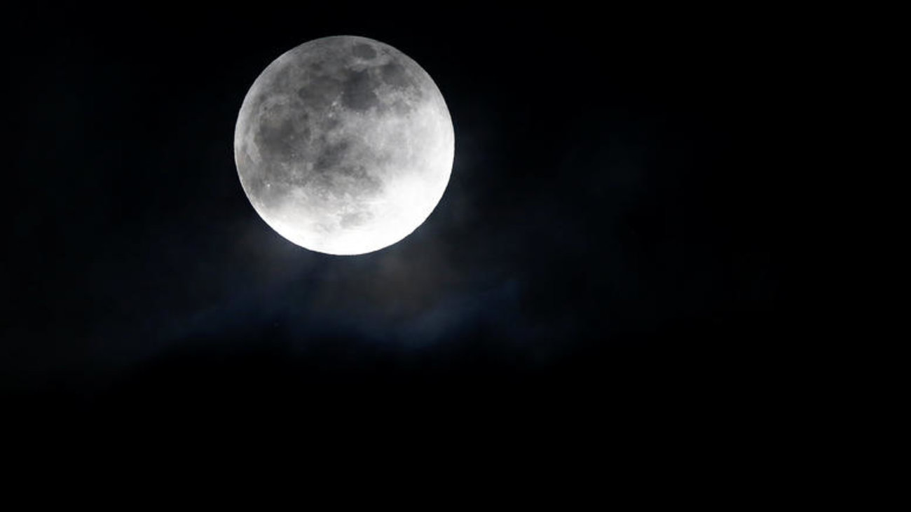 "Ροζ Σελήνη": Αυτή η πρώτη υπερπανσέληνος της άνοιξης είναι μοναδική!