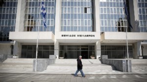 Δράκος των Εξαρχείων: Νέα παρέμβαση του εισαγγελέα για τη μη τήρηση των περιοριστικών όρων - εικόνα 2