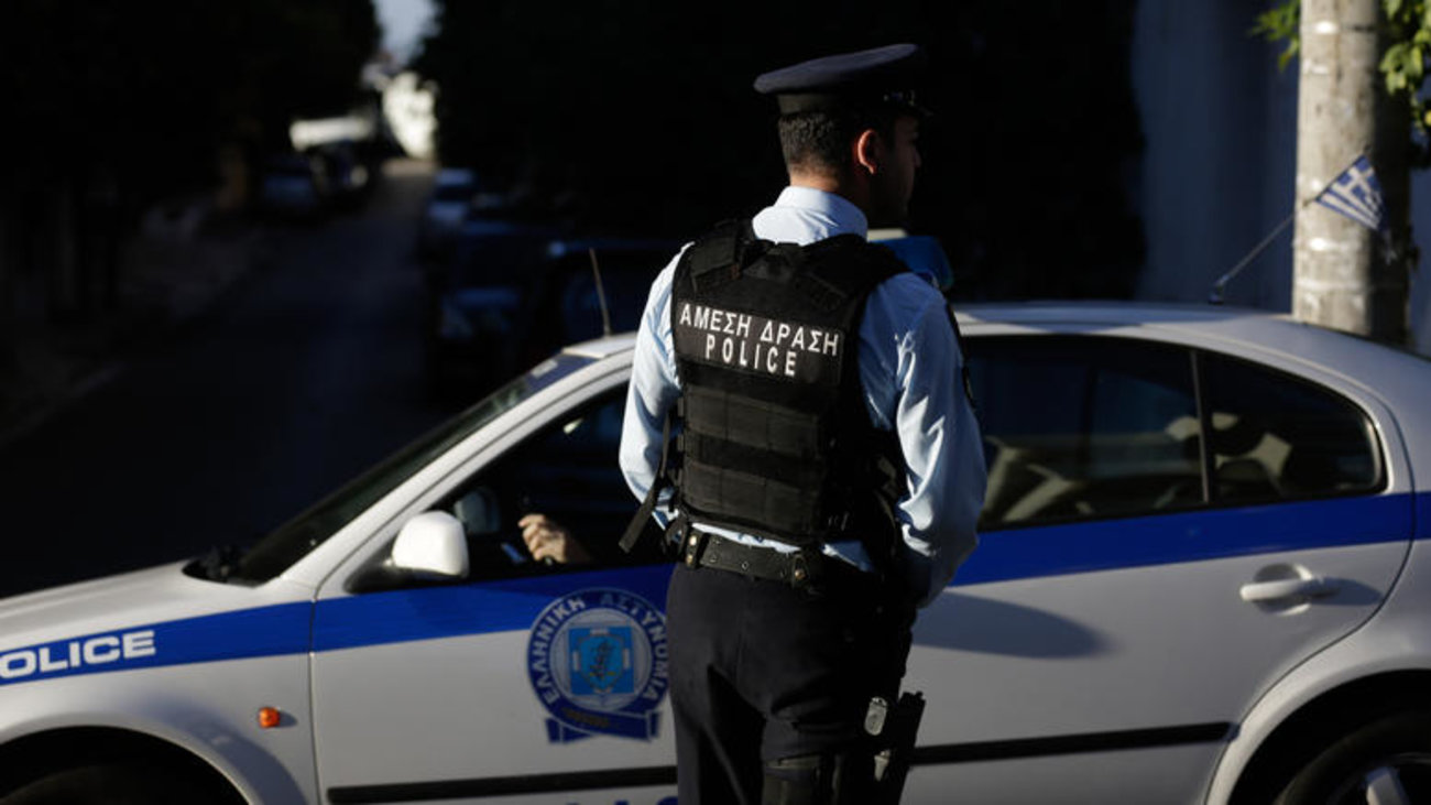 Θρασύτατη ληστεία στο Ναύπλιο: Η στιγμή που ο ένας από τους δράστες παθαίνει εγκεφαλικό την ώρα της καταδίωξης [βίντεο]