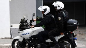 Σοκ στο Αγρίνιο: Άντρας τραυμάτισε με μαχαίρι μια γυναίκα και την 16χρονη κόρη της