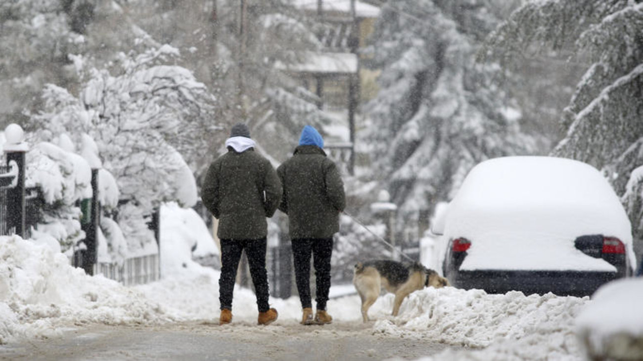 Χιόνισε στα ορεινά της Λάρισας – Η κακοκαιρία "κατεβαίνει" στα πεδινά [εικόνες]