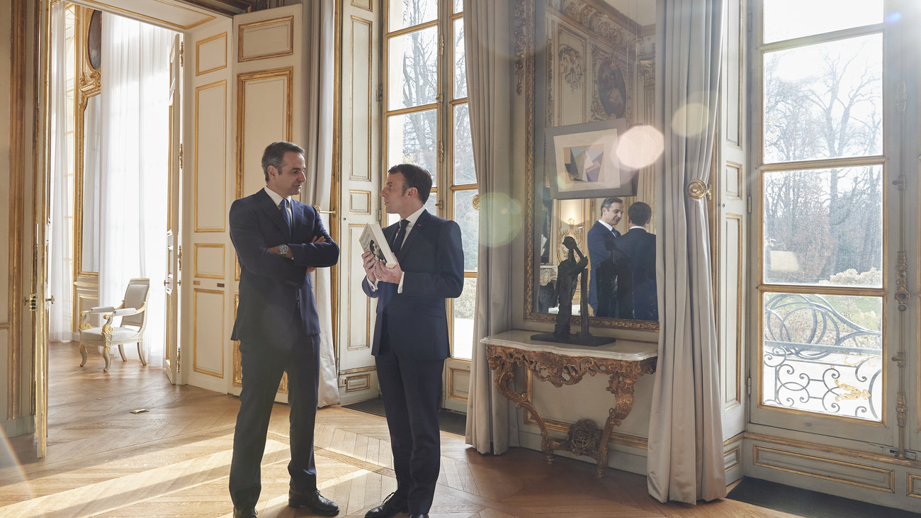 Ανεβάζει τους τόνους η Γεννηματά: Που το πάει ο κ. Μητσοτάκης με τη μυστική διπλωματία; Ως εδώ και μη παρέκει