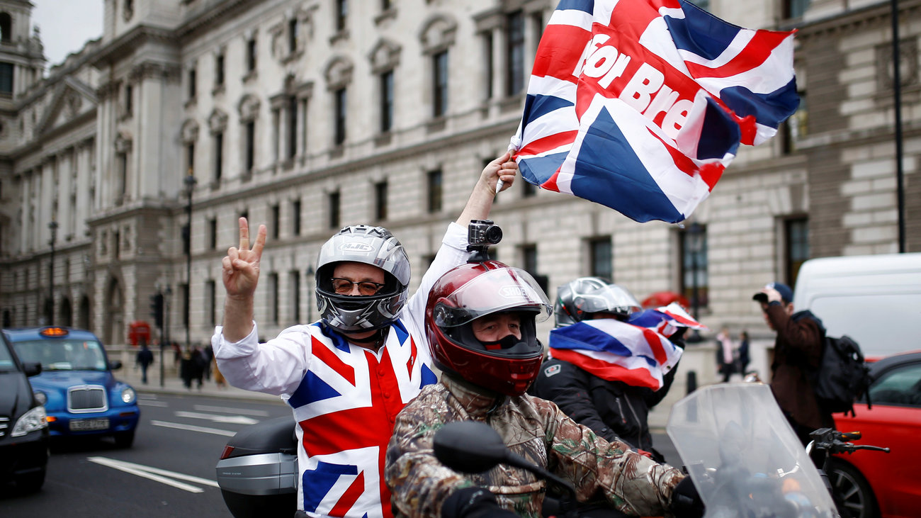 Brexit: "Μαύρα σύννεφα" στο Λονδίνο και τις Βρυξέλλες - Απαισιοδοξία αλλά οι διαπραγματεύσεις συνεχίζονται