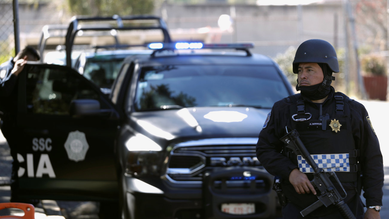 Αποφυλακίστηκε η καλλονή σύζυγος του διαβόητου βαρώνου ναρκωτικών "Ελ Τσάπο" - Από τα καλλιστεία στο καρτέλ - εικόνα 5