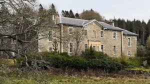 "Gabrielle Chanel Fashion Manifesto": Η κληρονομιά της Κοκό Σανέλ που έφερε την επανάσταση στον χώρο της μόδας