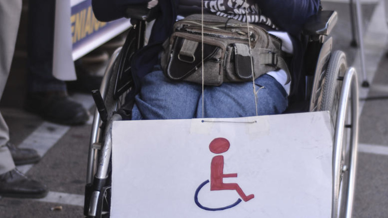 Απίστευτο σκηνικό στη Θεσσαλονίκη: Εκλεψαν το χρηματοκιβώτιο και τους... έπεσε στην μέση του δρόμου [βίντεο]