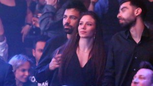 Aνδρέας Γεωργίου - Σιμώνη Χριστοδούλου: Pre-wedding party σε ιστιοφόρο - Ο χορός, το φιλί και το ζεϊμπέκικο του γαμπρού