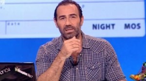 Ο Αντώνης Κανάκης με το Βινύλιο στην ΕΡΤ: Τι είναι υποχρεωμένος να θυσιάσει ο παρουσιαστής αν δεχτεί την πρόταση - εικόνα 2