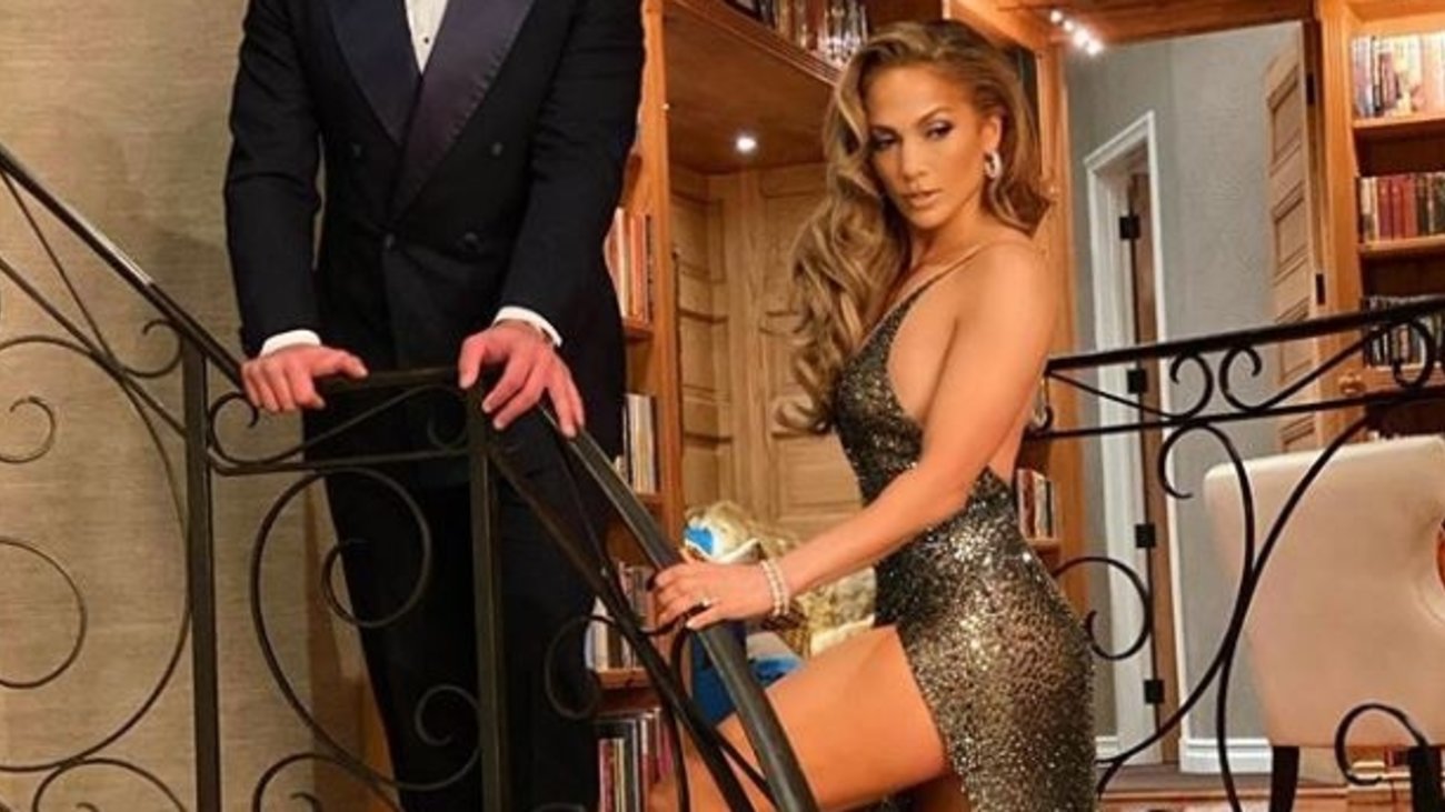 H Jlo ανέβασε το ανδρόγυνο look σε άλλο επίπεδο για να λανσάρει τη νέα σειρά υποδημάτων της - εικόνα 5