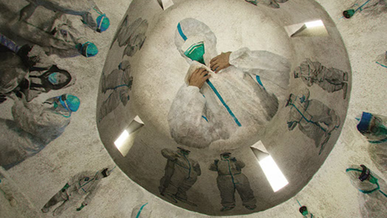 Έλληνας φιλοτέχνησε εικόνα για τον κορονοϊό στο παρεκκλήσι της Αγίας Κορώνας του Μονάχου - εικόνα 2