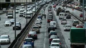 Καραμπόλα με τρόλεϊ και δυο αυτοκίνητα επί της Πατησίων - Eνας τραυματίας