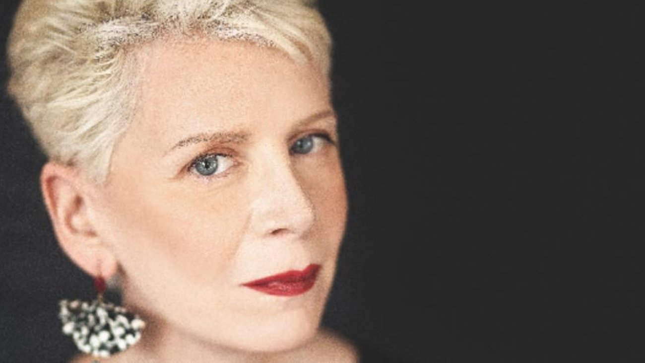 Γιώργος Καπουτζίδης: Δείτε το εργένικο σπίτι του στην Αγία Παρασκευή - Διακοσμημένο με γούστο και σύγχρονη αισθητική - εικόνα 2