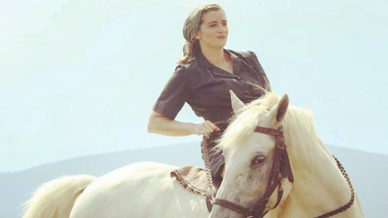 Άγριες Μέλισσες: Όλο το Διαφάνι στην πρεμιέρα της "Λενιώς" στο θέατρο [Εικόνες] - εικόνα 4