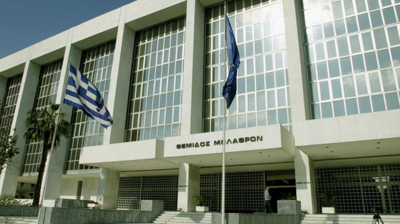 "Το ξέρω, αποτελώ στόχο. Ε και;": Το πρώτο προεκλογικό σποτ του Άδωνι Γεωργιάδη με... λέιζερ [βίντεο] - εικόνα 2