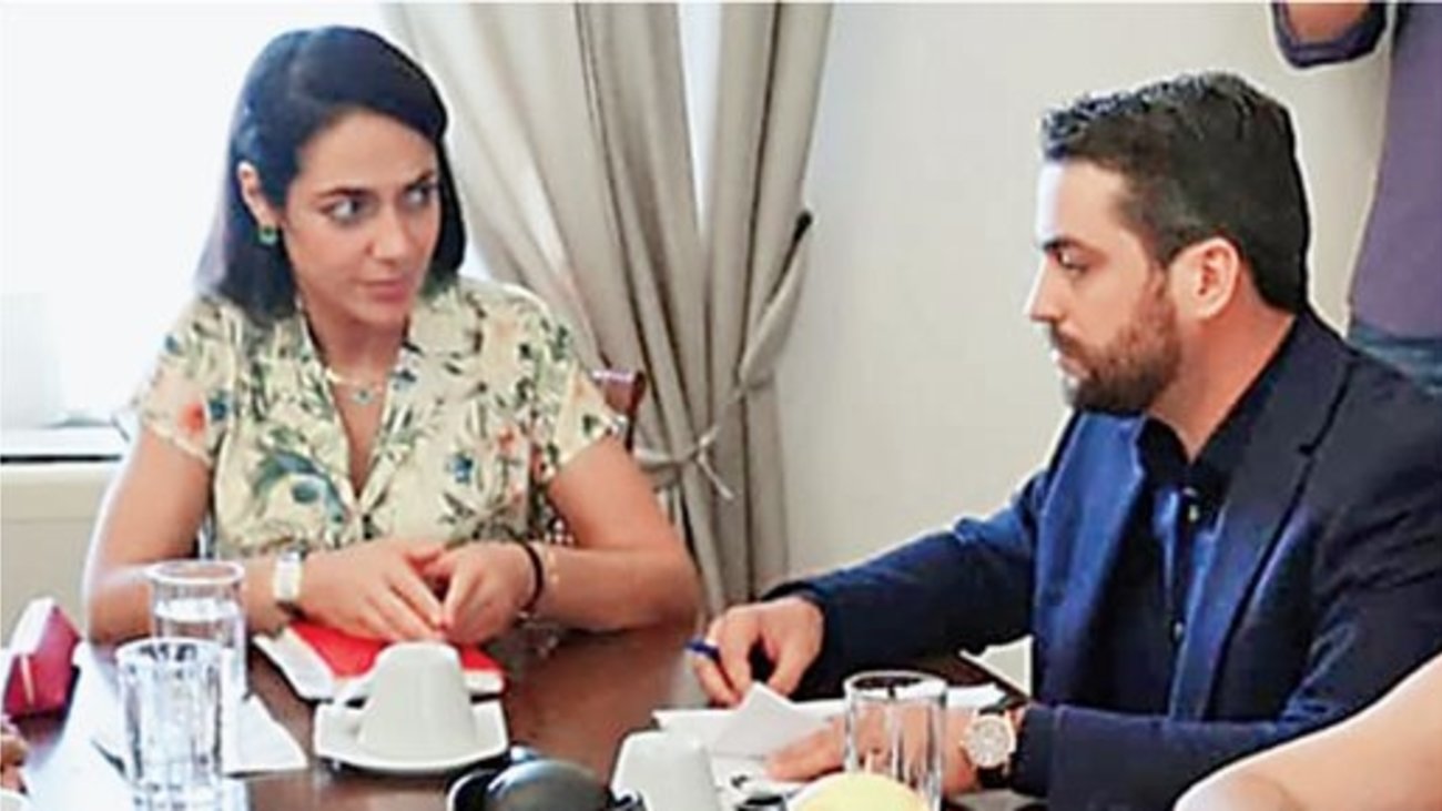 Δόμνα Μιχαηλίδου: Βόλτα στο Ζάππειο με τον γοητευτικό Δήμαρχο Χανίων [Εικόνα] - εικόνα 3