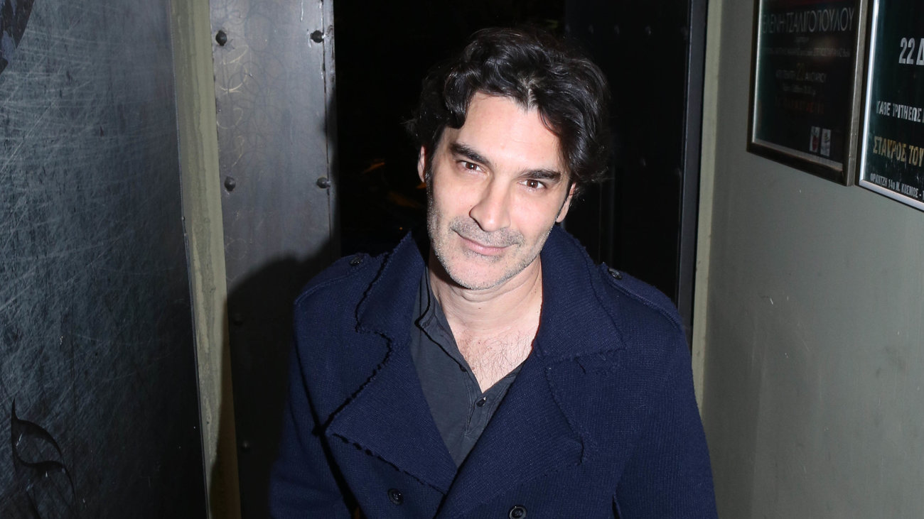 Παπακαλιάτης: Backstage βίντεο από τη νέα του σειρά "Ο Δάσκαλος" - Εμφάνιση έκπληξη της Χαρούλας Αλεξίου [εικόνες] - εικόνα 2