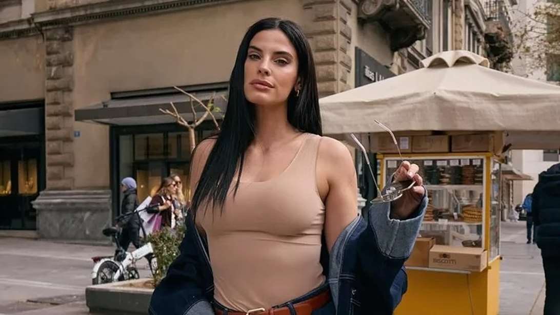 Χριστίνα Μπόμπα: Με το κούρεμα που την έκανε να μοιάζει με Γαλλίδα