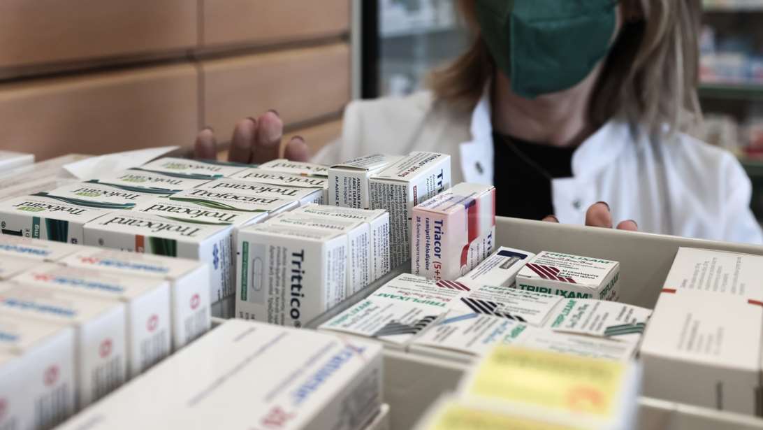 Από τα φαρμακεία της γειτονιάς η διάθεση των φαρμάκων υψηλού κόστους -Τι πρέπει να κάνουν οι ασθενείς