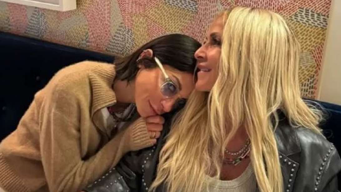 Σοφία Καρβέλα: Συνεχίζει τις θεραπείες με ορό στο σπίτι της - "Δεν έχω συνέλθει ακόμα"