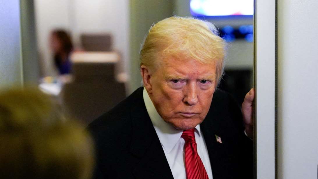 Ο Τραμπ λέει ότι την επόμενη εβδομάδα θα κινηθεί νομικά εναντίον του BBC - Παρά τη &quot;συγγνώμη&quot;