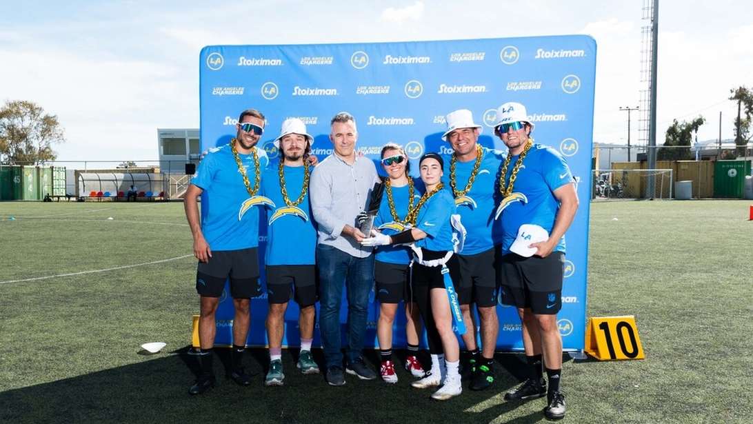 Από το Λος Άντζελες στη Σαντορίνη: Οι Chargers φέρνουν το flag football στην Ελλάδα