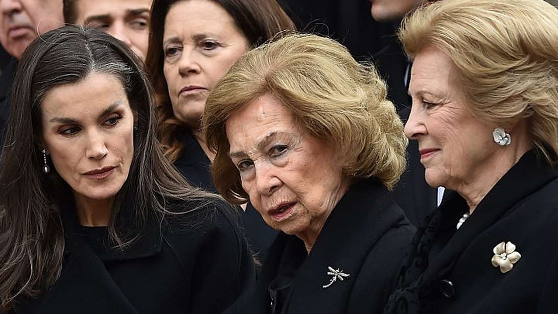 Βασίλισσα Σοφία και Λετίθια: "Βροχή" τα σχόλια από την εμφάνισή τους στην κηδεία της Ειρήνης- Τα σκαμπανεβάσματα στη σχέση τους