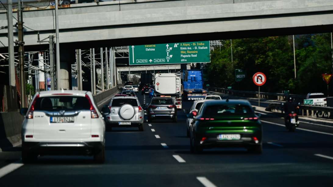 Κυκλοφοριακές ρυθμίσεις απόψε στην Αττική Οδό - Ποια λωρίδα κλείνει και σε ποιο σημείο