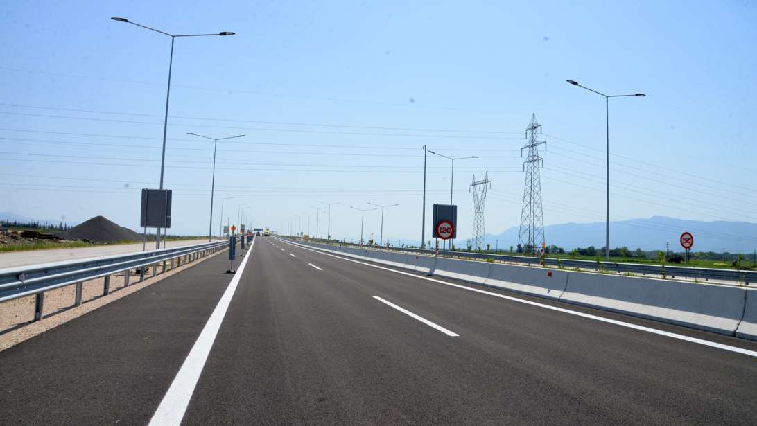 Εθνική οδός: 62χρονος οδηγούσε μεθυσμένος ανάποδα για 25 χιλιόμετρα - Συγκρούστηκε και με νταλίκα