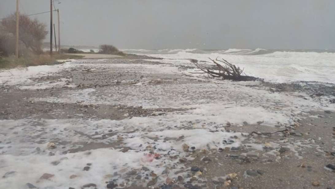 Απαγόρευση κυκλοφορίας σε Αλεξανδρούπολη και Σαμοθράκη λόγω θυελλωδών ανέμων - Στη δίνη της κακοκαιρίας και η Θράκη