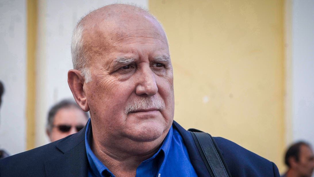 Οταν ο Γιώργος Παπαδάκης ήταν εργάτης κλωστοϋφαντουργίας  - Το συγκινητικό "αντίο" συναδέλφου του στο εργοστάσιο