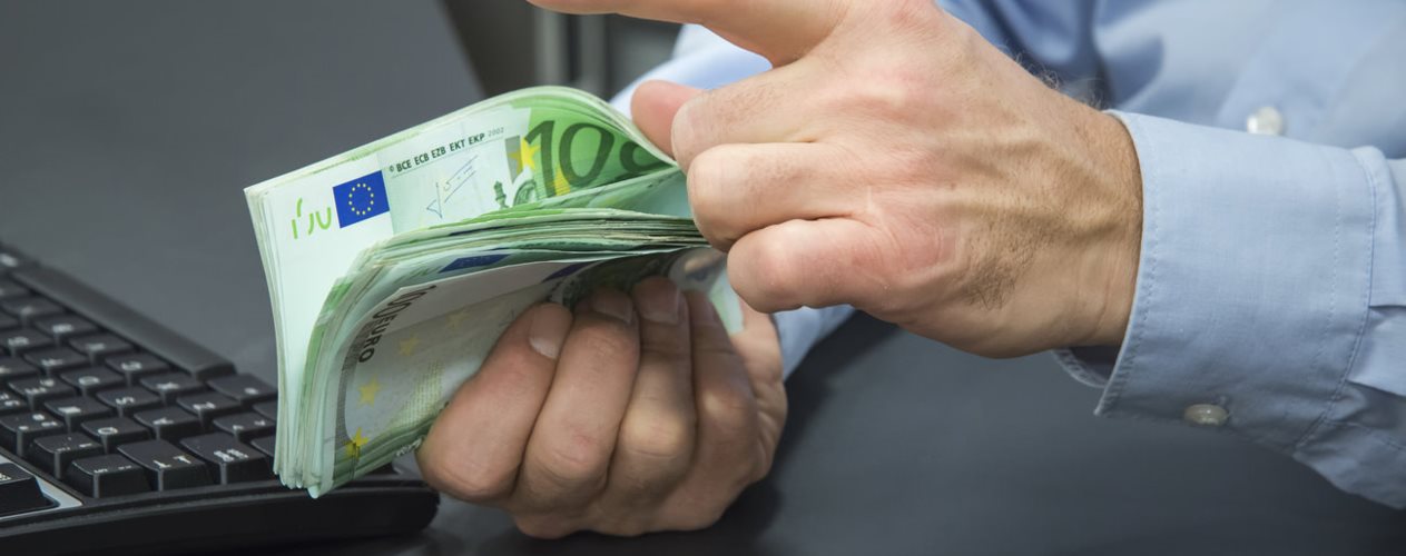 Κατερίνη: Συνέλαβαν υπάλληλο ΔΟΥ που ζήτησε 1.000 ευρώ από ιδιοκτήτη φούρνου για να ματαιώσει τη διαδικασία επιβολής προστίμου